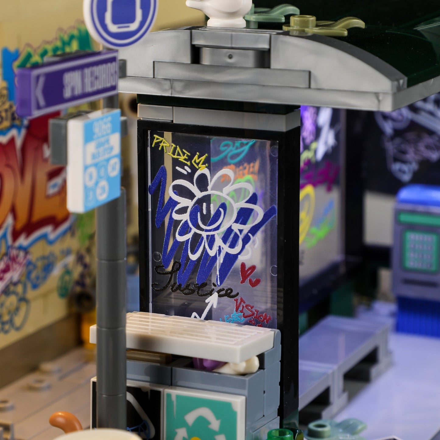 🔥🔥New Year 70% Off--🎨 Street Art Graffiti Bus Stop – The Coolest Urban Style Building Set Everyone Is Talking About!
